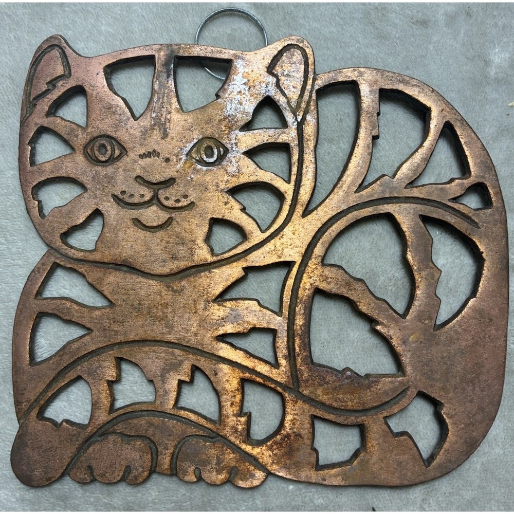 Vintage Old Dutch Cat Trivet Copper Cast Iron Hot Plate Wall Hanging 7x6.5"